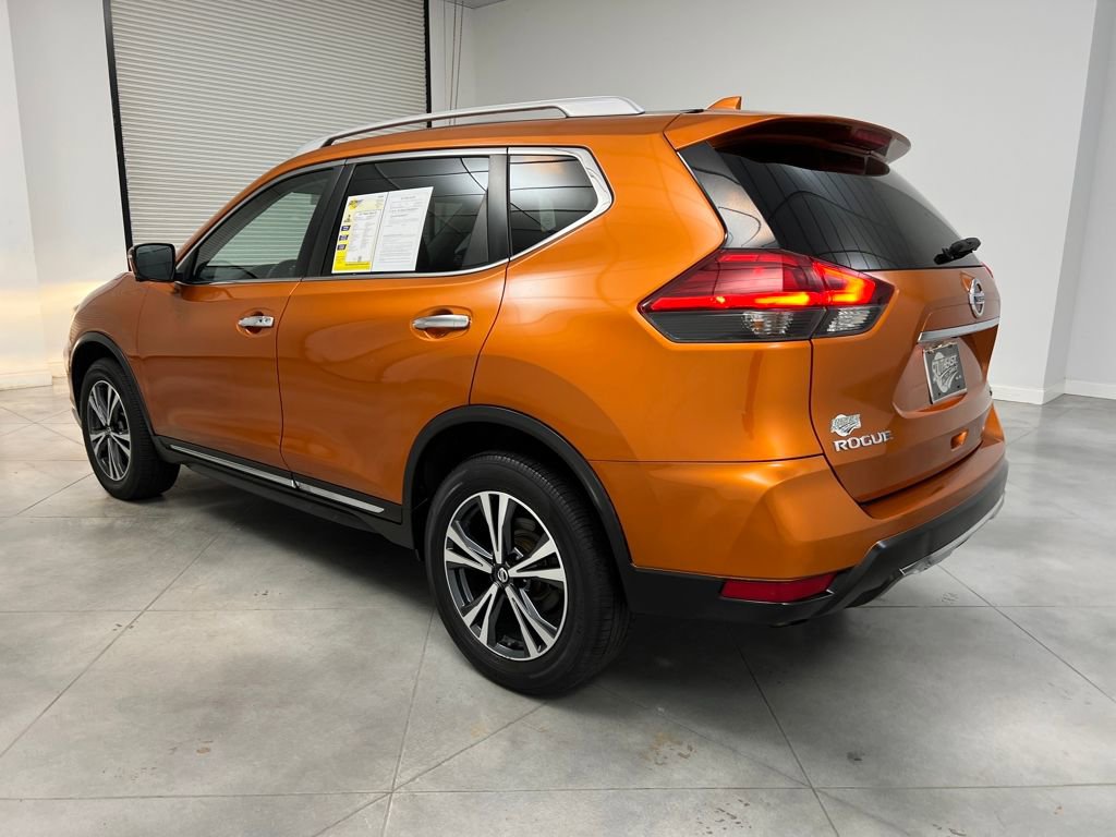 Used 2017 Nissan Rogue SL image 5