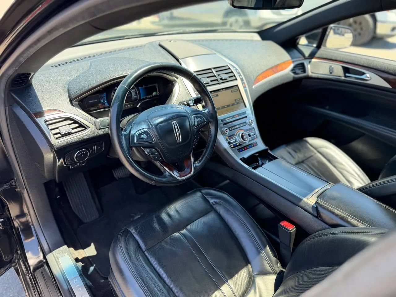 Used 2017 Lincoln MKZ Reserve FWD image 27