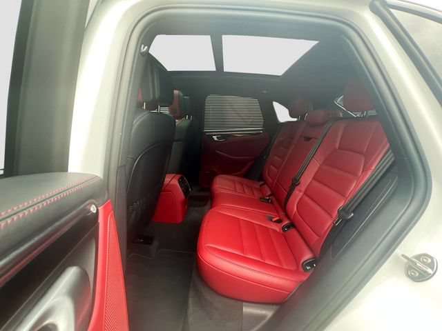 Certified 2023 Porsche Macan S AWD/4WD image 37