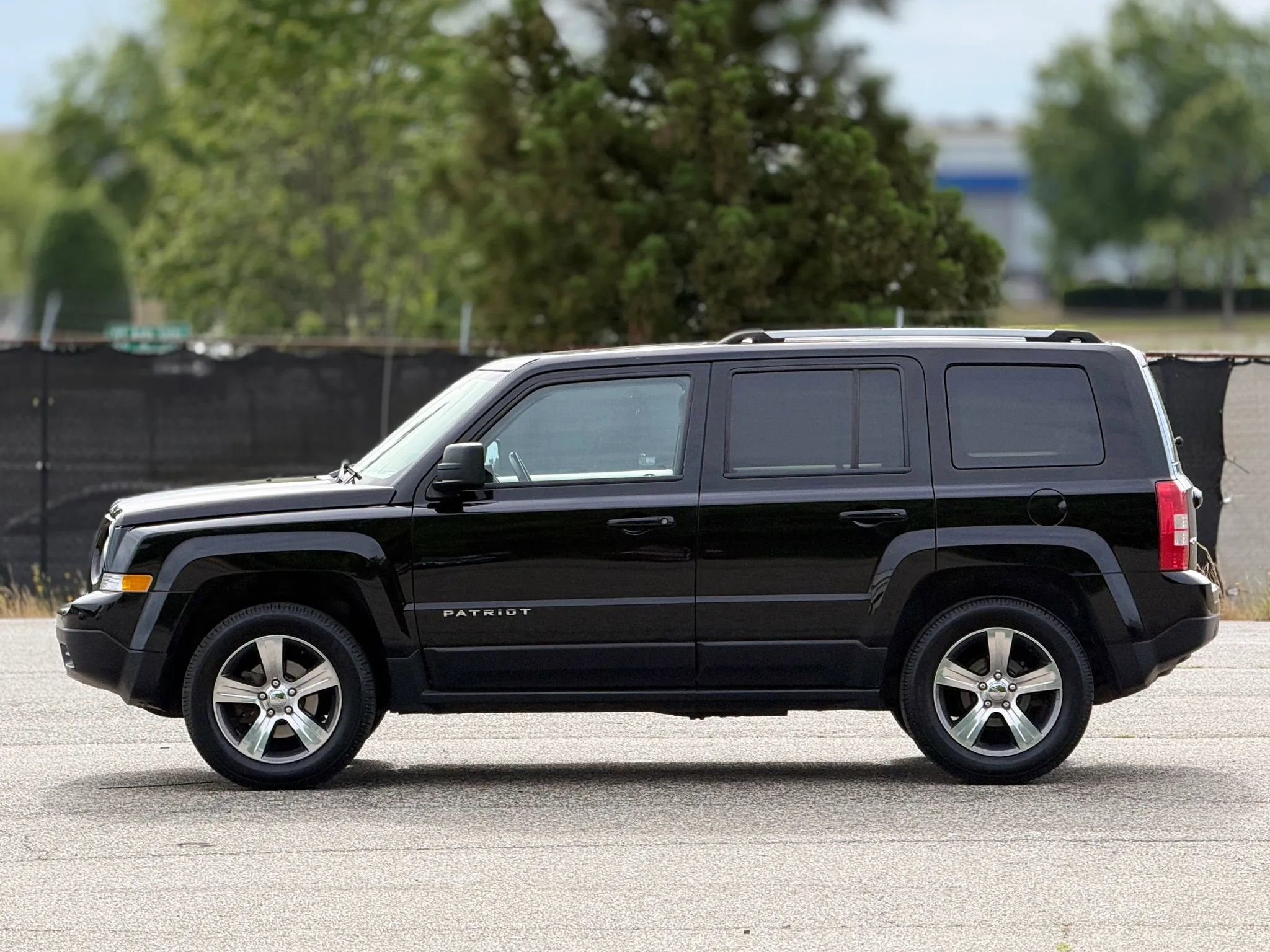 Used 2017 Jeep Patriot High Altitude AWD/4WD image 8
