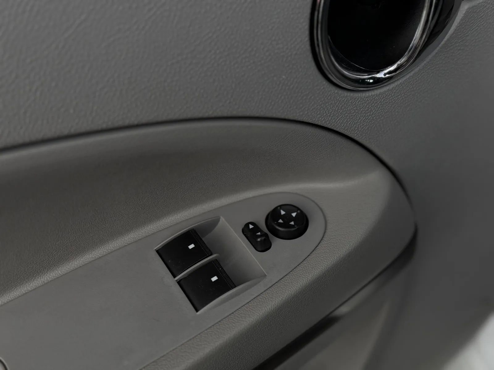 Used 2011 Chevrolet HHR LS image 25