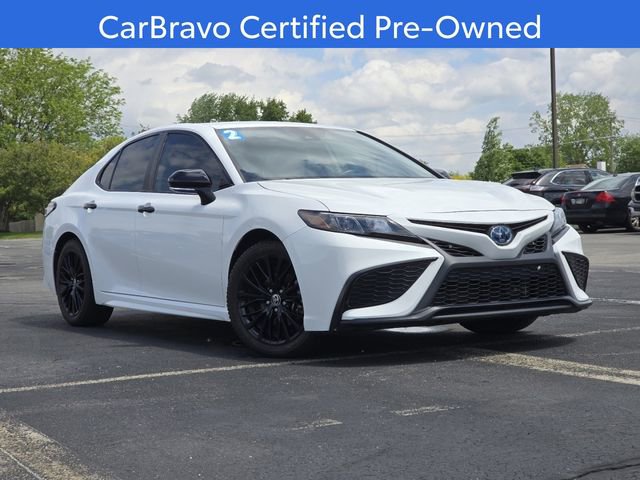 Used 2022 Toyota Camry SE FWD image 2