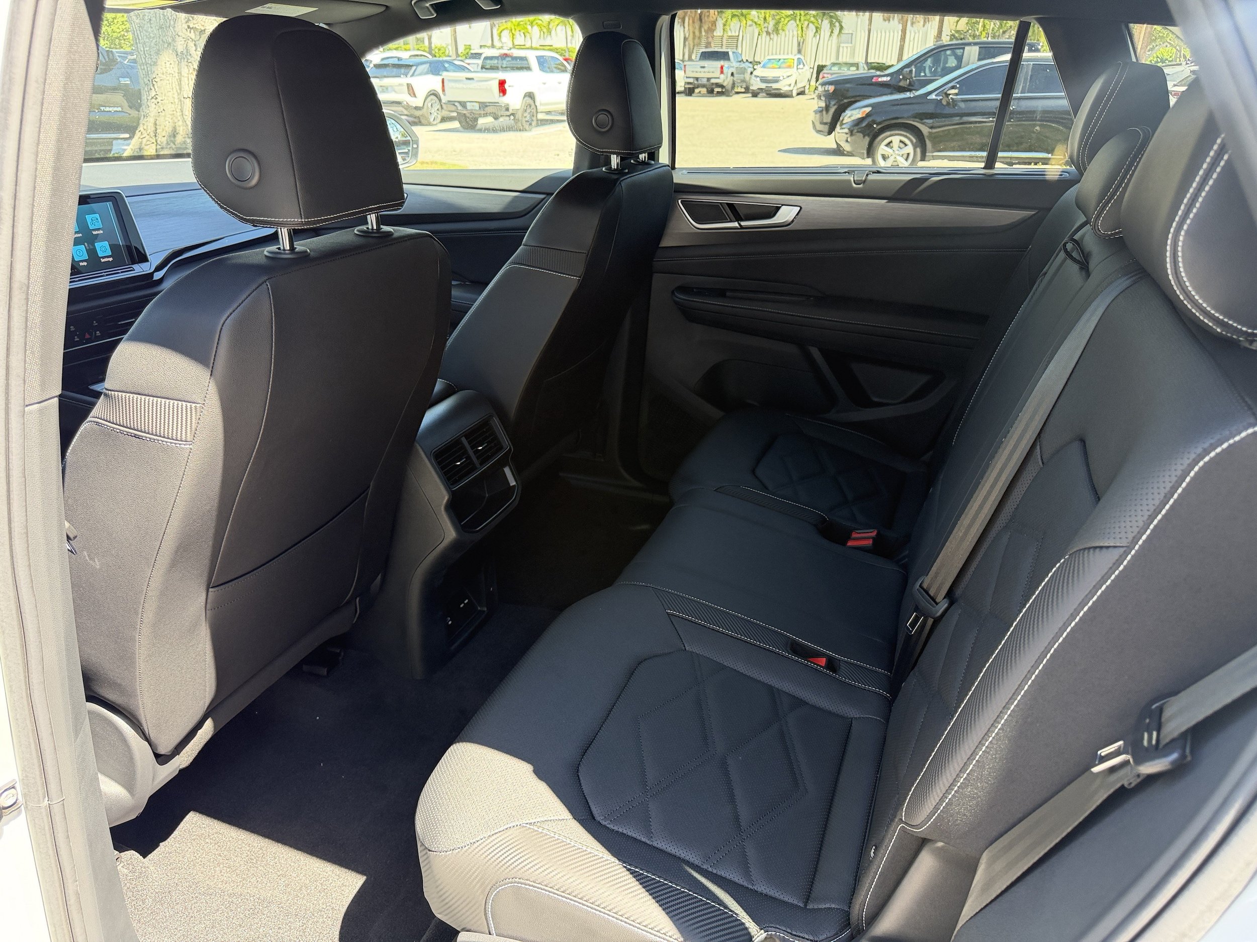 New 2026 Volkswagen Atlas Cross Sport SE FWD image 19