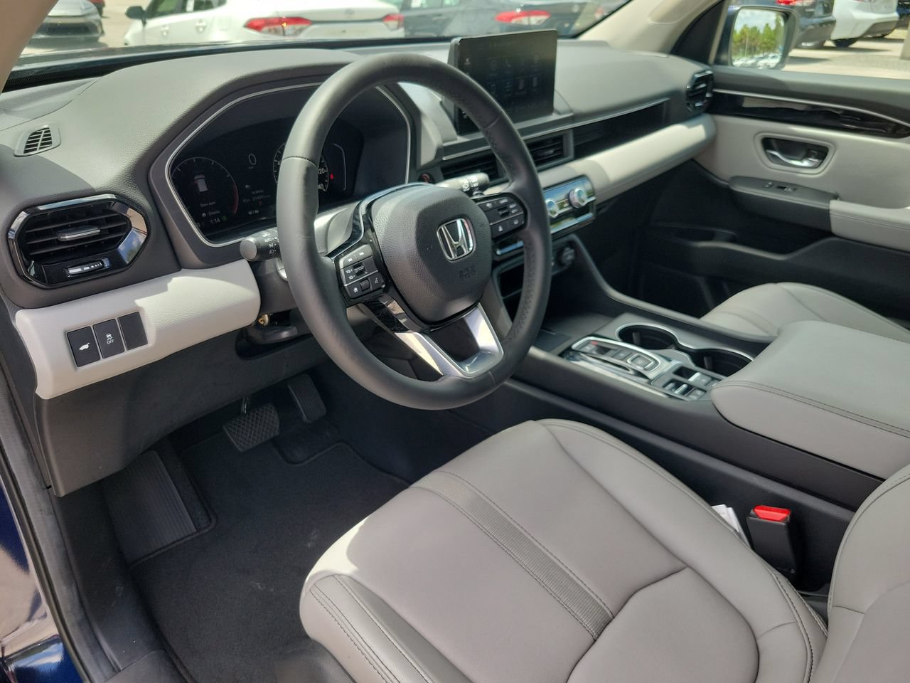 Used 2025 Honda Pilot EX-L image 15