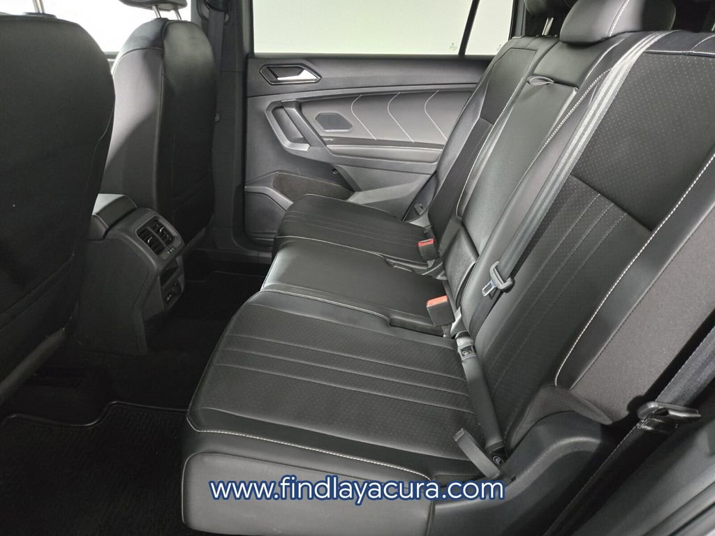 Used 2023 Volkswagen Tiguan SE R-Line image 14