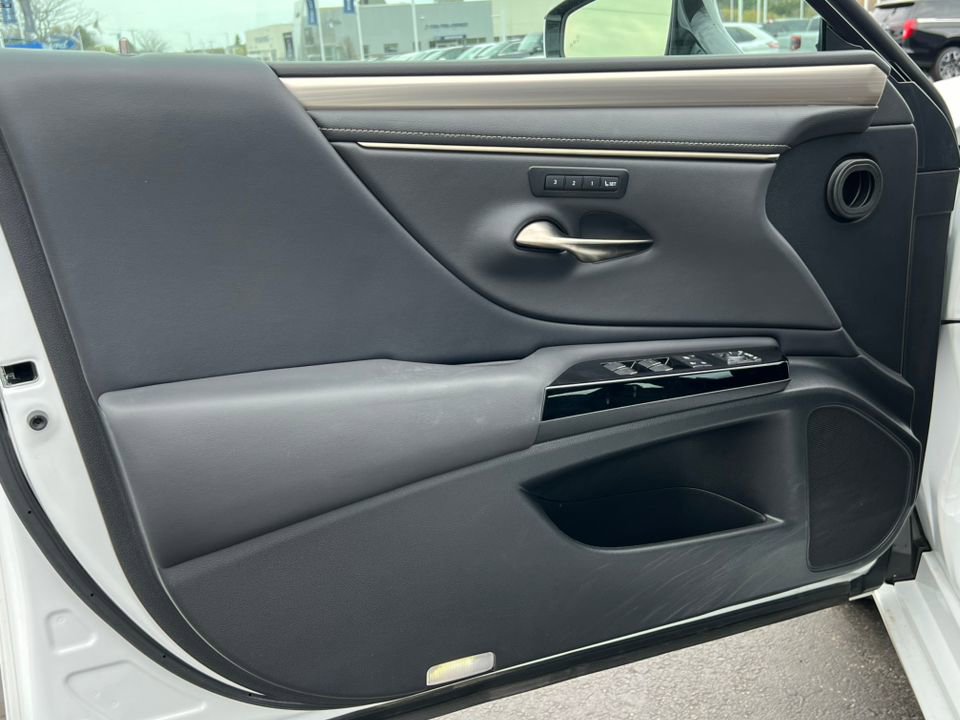 Used 2023 Lexus ES 350 F Sport w/ Accessory Package (Z2) FWD image 15