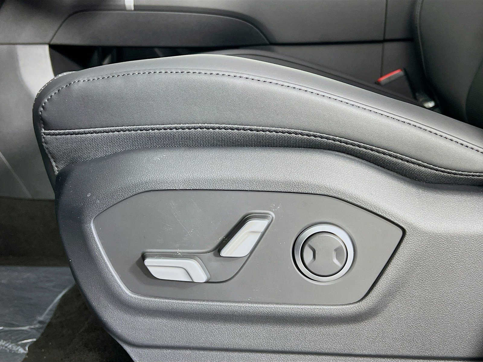 New 2025 Hyundai Santa Fe SEL AWD/4WD image 4