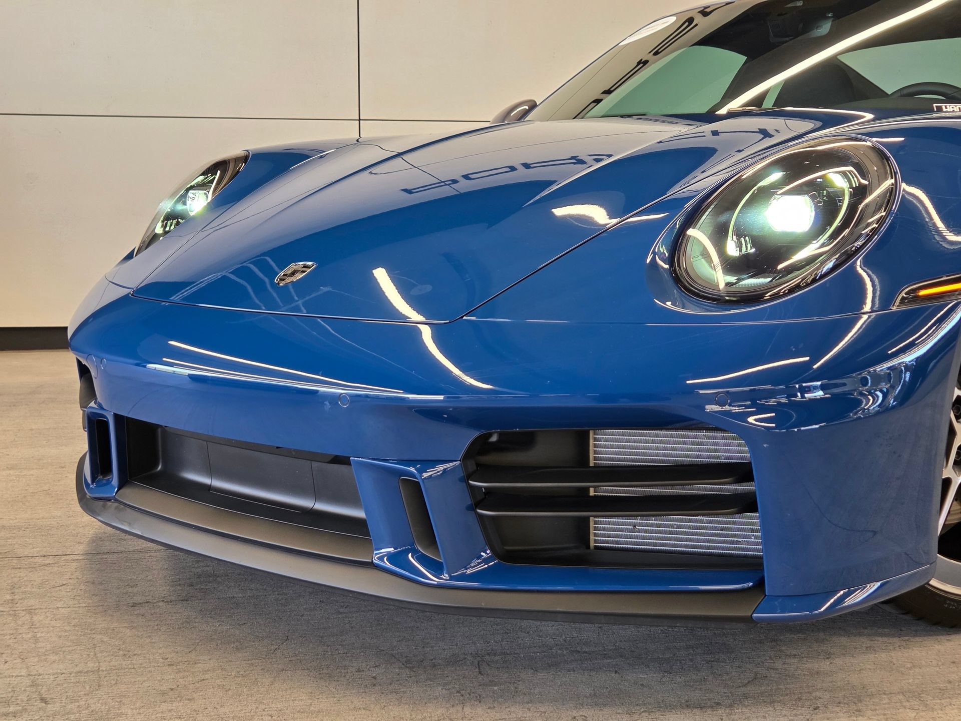 Certified 2025 Porsche 911 Carrera T RWD image 26
