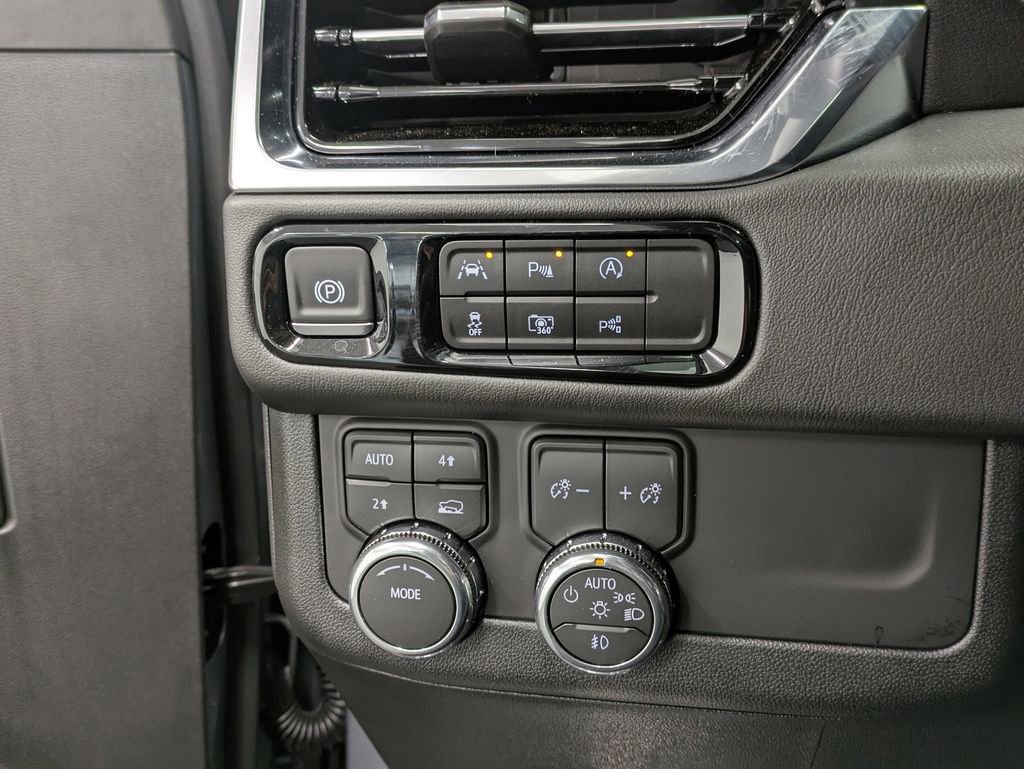Used 2026 GMC Yukon Denali w/ Sun & Power Step Package AWD/4WD image 20