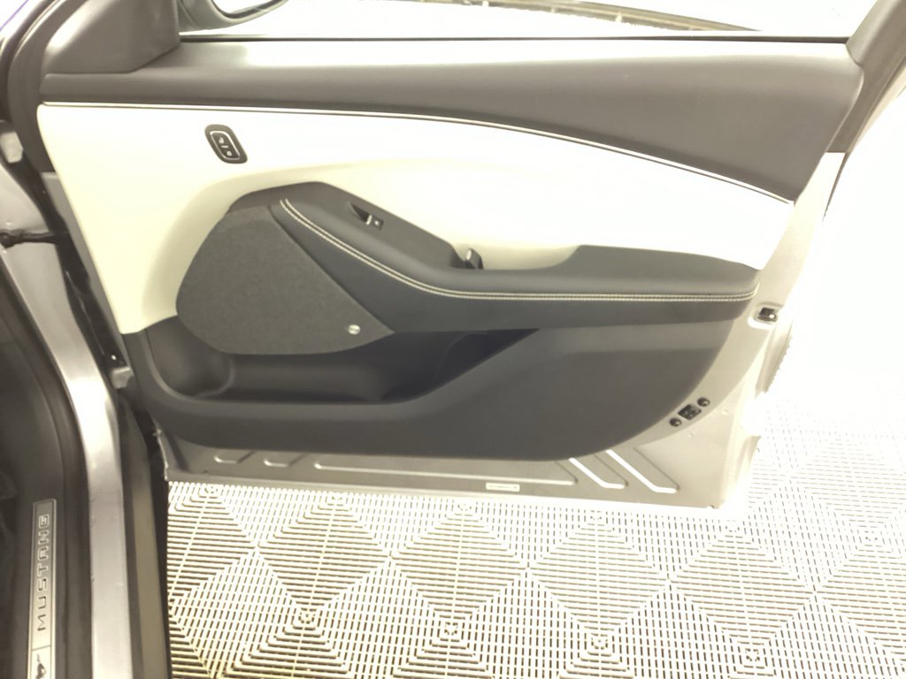 Used 2021 Ford Mustang Mach-E Premium image 10