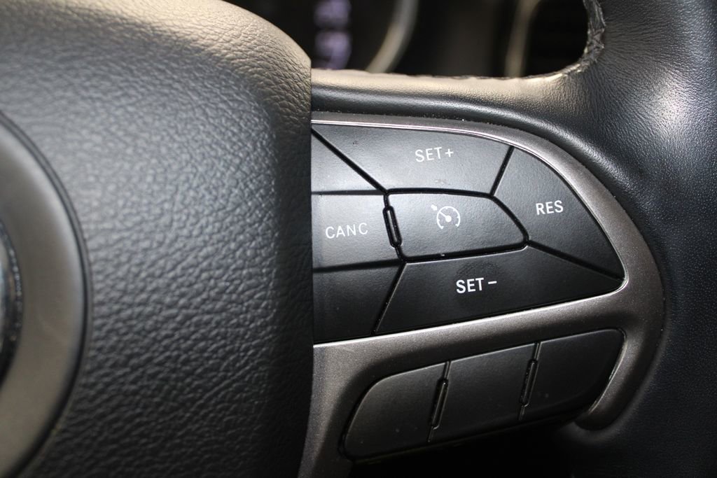 Used 2021 Jeep Grand Cherokee Limited w/ Trailer Tow Group IV image 38