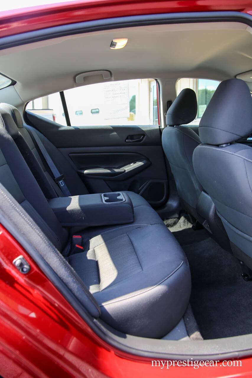 Used 2025 Nissan Altima 2.5 SV FWD image 24
