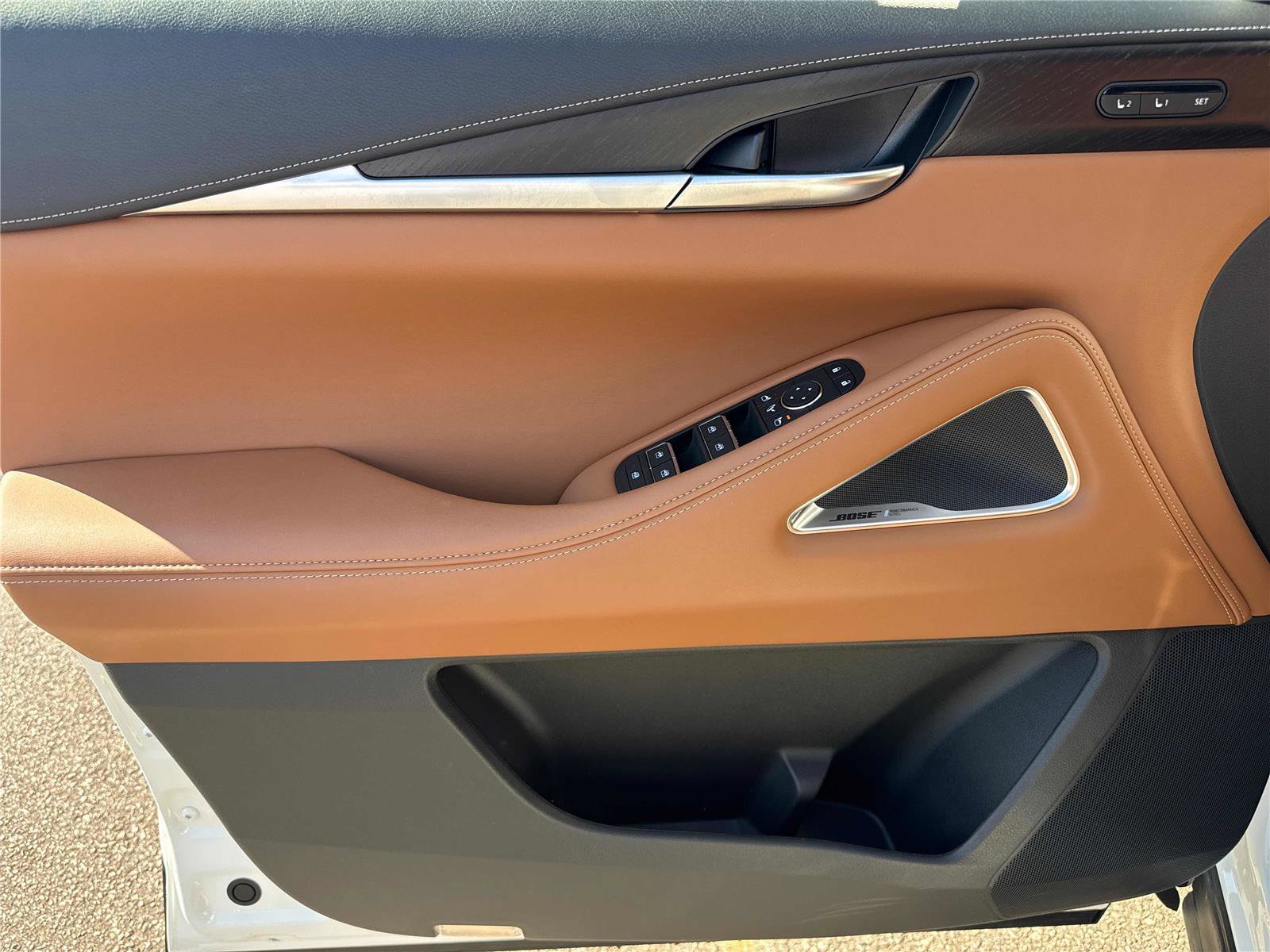 Certified 2025 INFINITI QX60 Sensory image 10