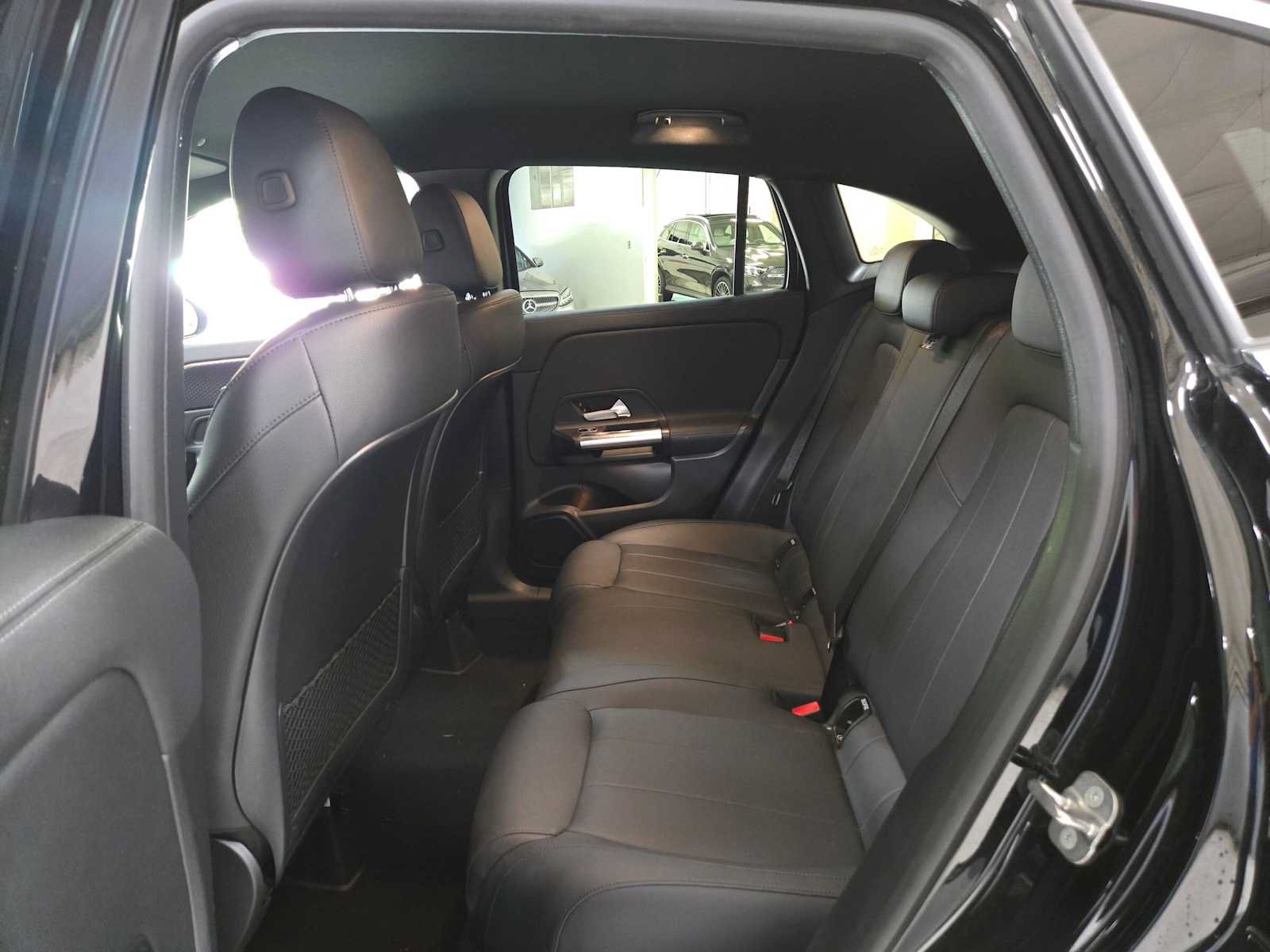 Used 2025 Mercedes-Benz GLA 250 image 17