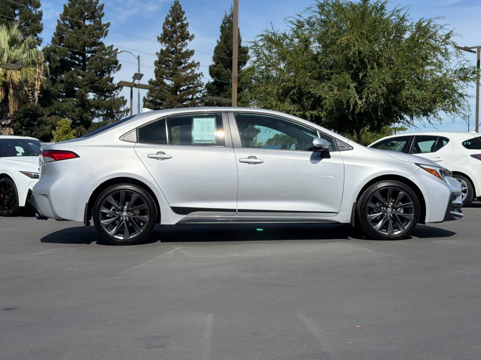 Used 2026 Toyota Corolla SE FWD image 6