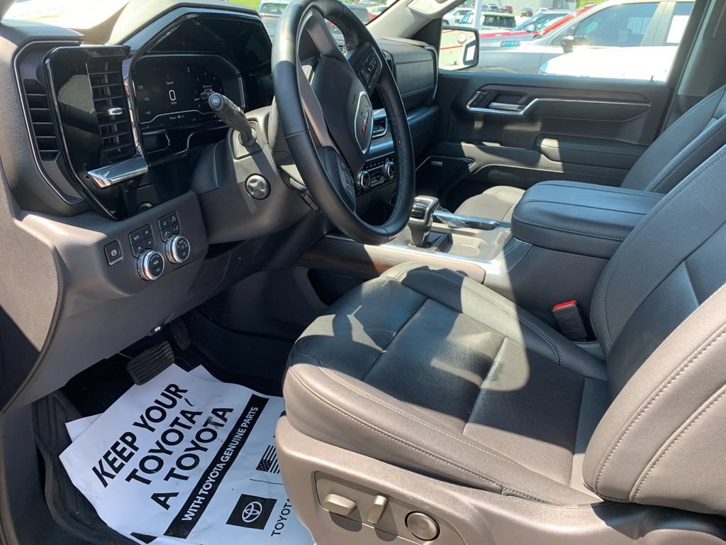 Used 2024 GMC Sierra 1500 SLT w/ SLT Premium Plus Package AWD/4WD image 7