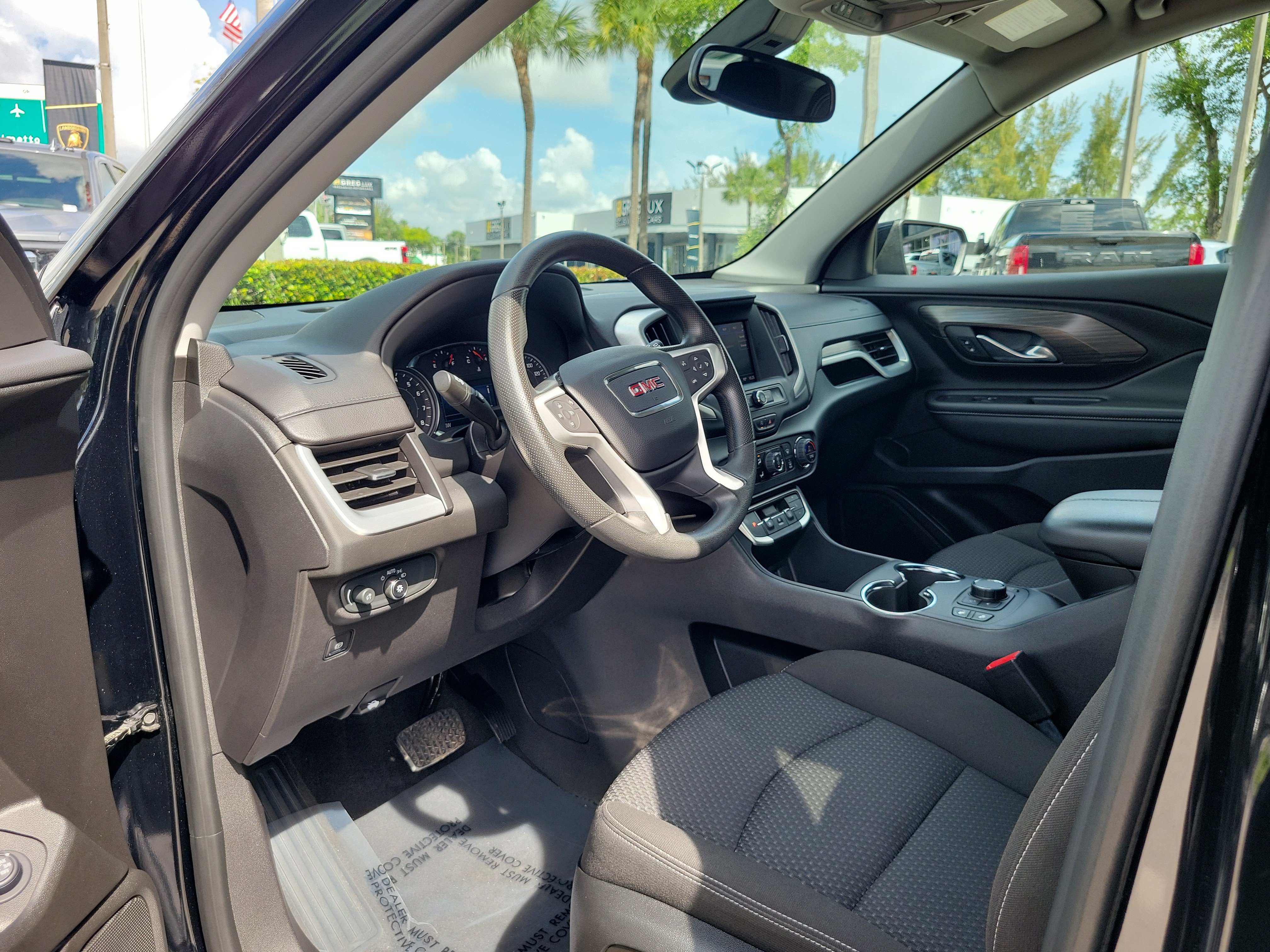 Used 2023 GMC Terrain SLE w/ Driver Convenience Package FWD image 9
