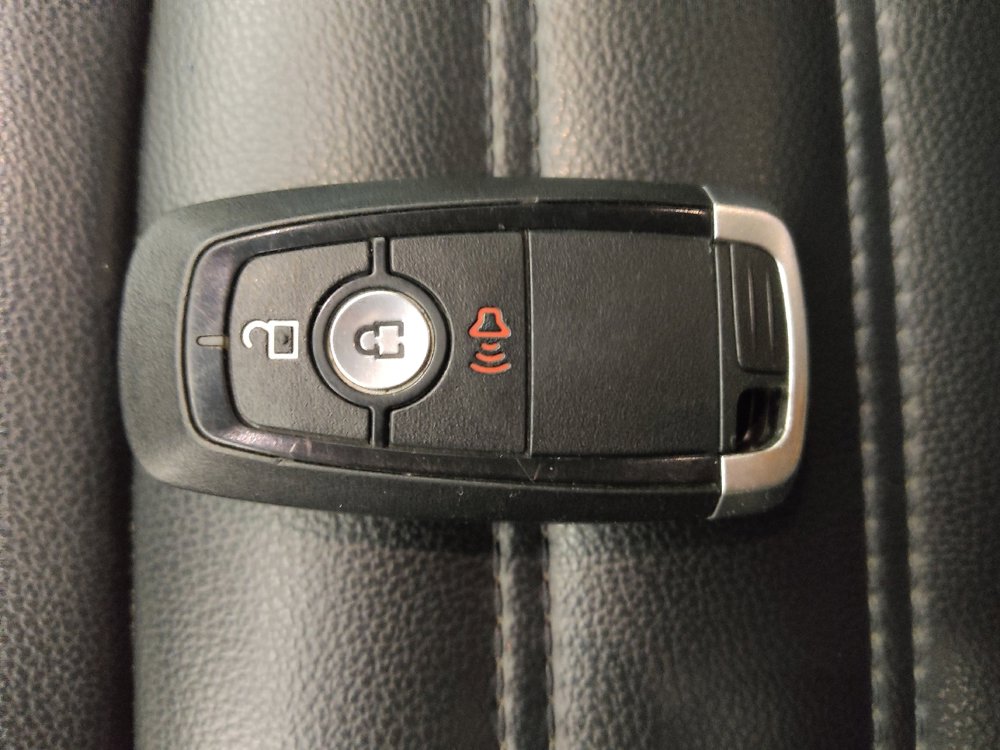 Used 2024 Ford Edge SEL image 32