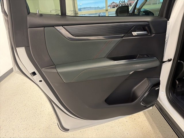 Used 2025 GMC Acadia AT4 image 44