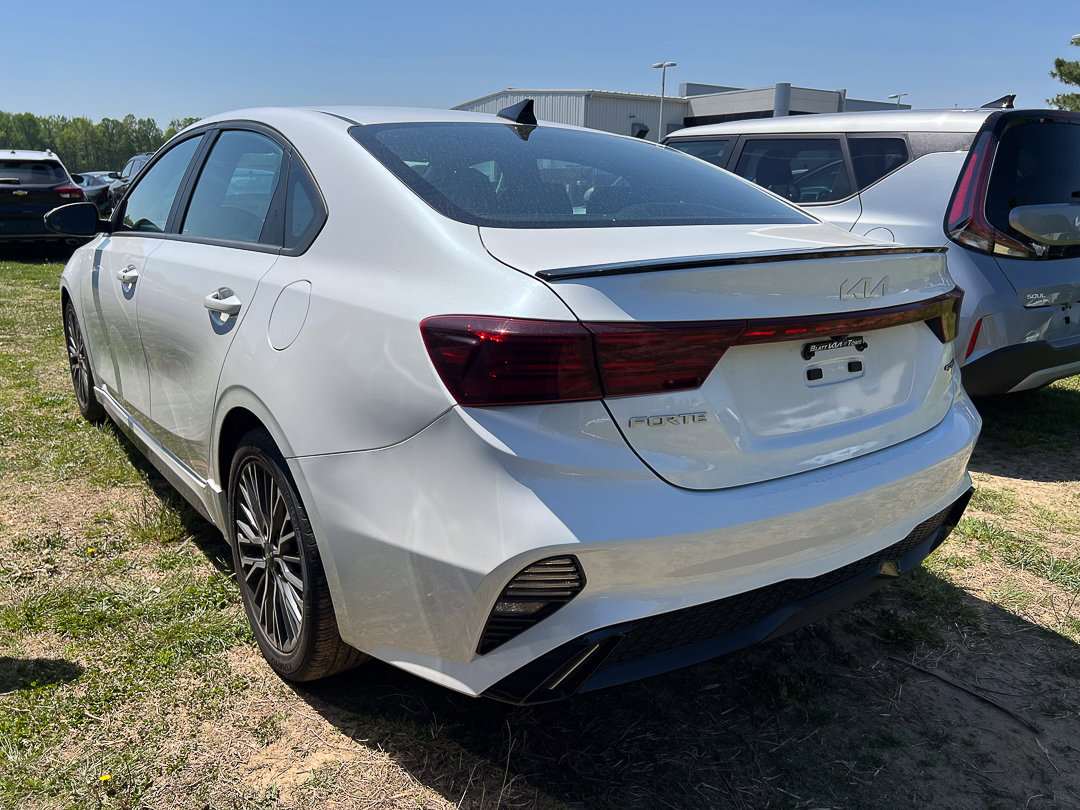 Used 2022 Kia Forte GT-Line FWD image 2