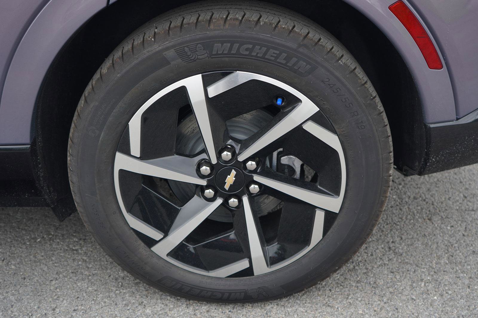 New 2025 Chevrolet Equinox EV LT image 11