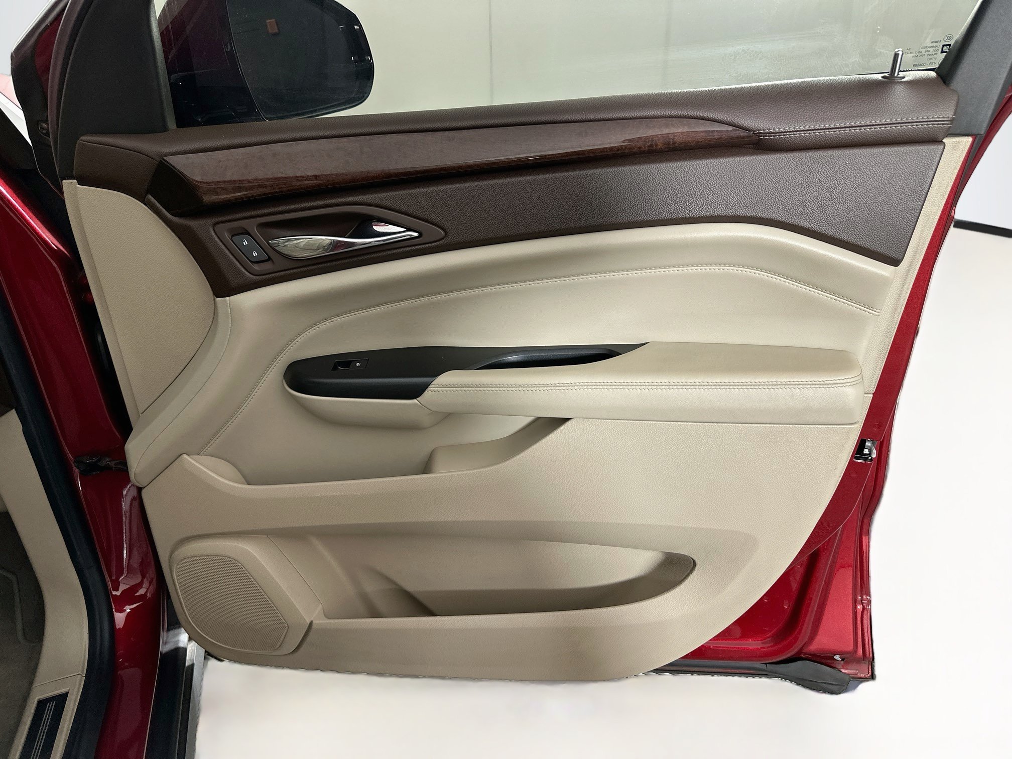 Used 2013 Cadillac SRX Luxury w/ Driver Awareness Package FWD image 32