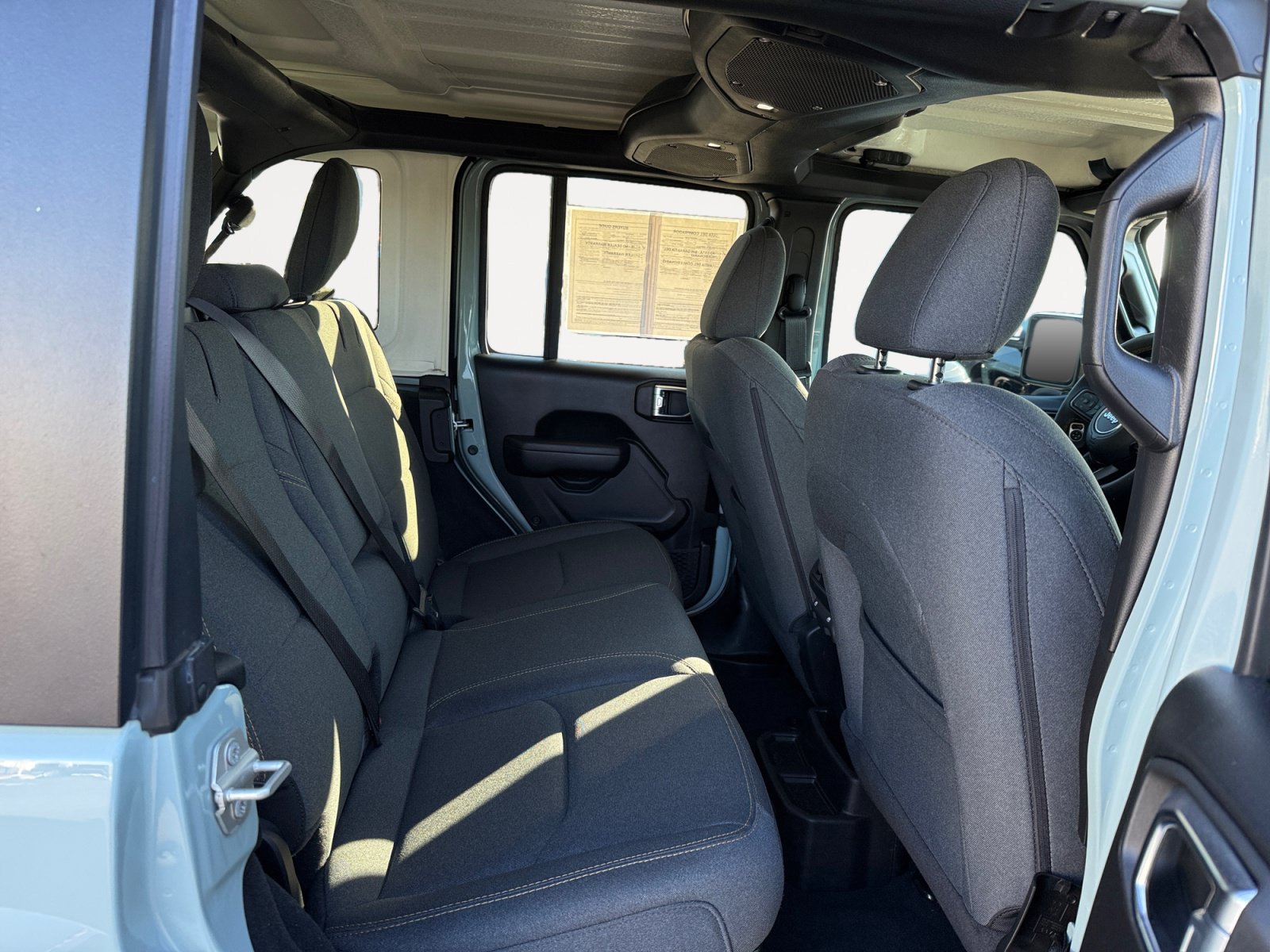 Used 2024 Jeep Wrangler Unlimited w/ Convenience Group AWD/4WD image 18