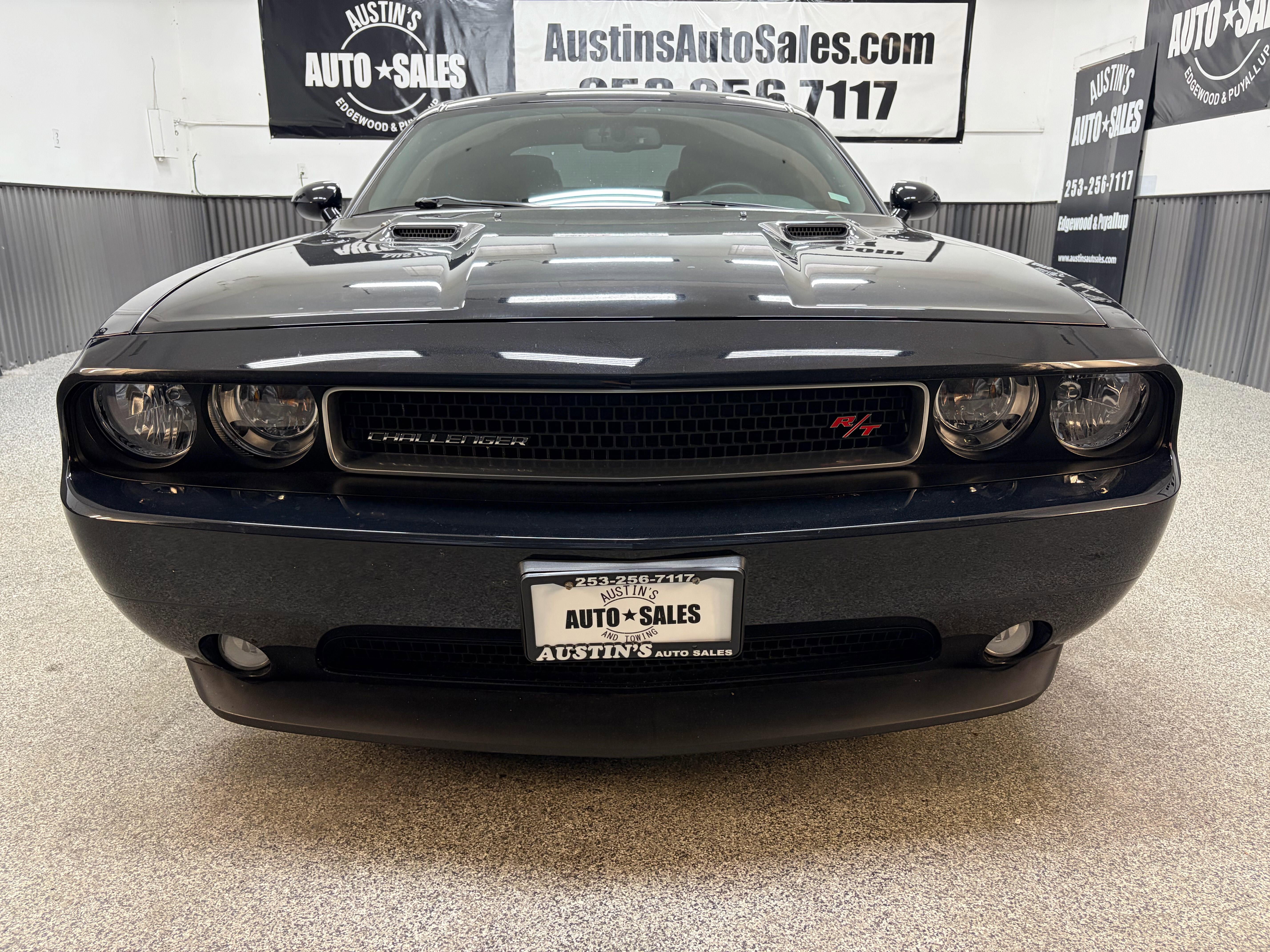Used 2014 Dodge Challenger R/T RWD image 5