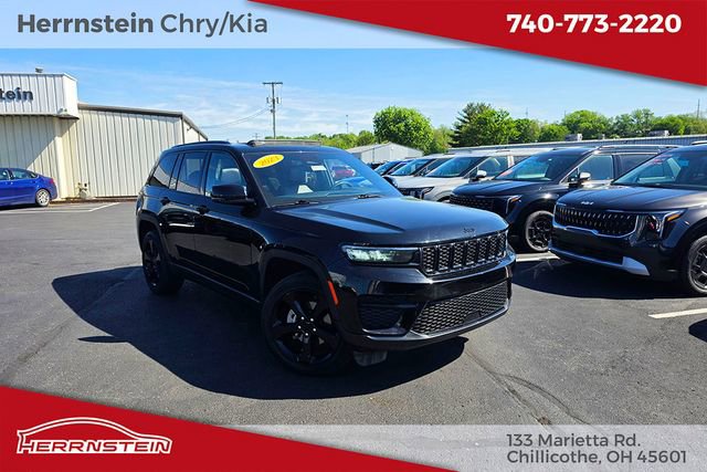 Used 2023 Jeep Grand Cherokee Altitude AWD/4WD image 1