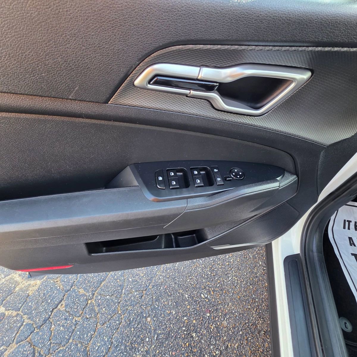 Used 2024 Kia Sportage LX image 24