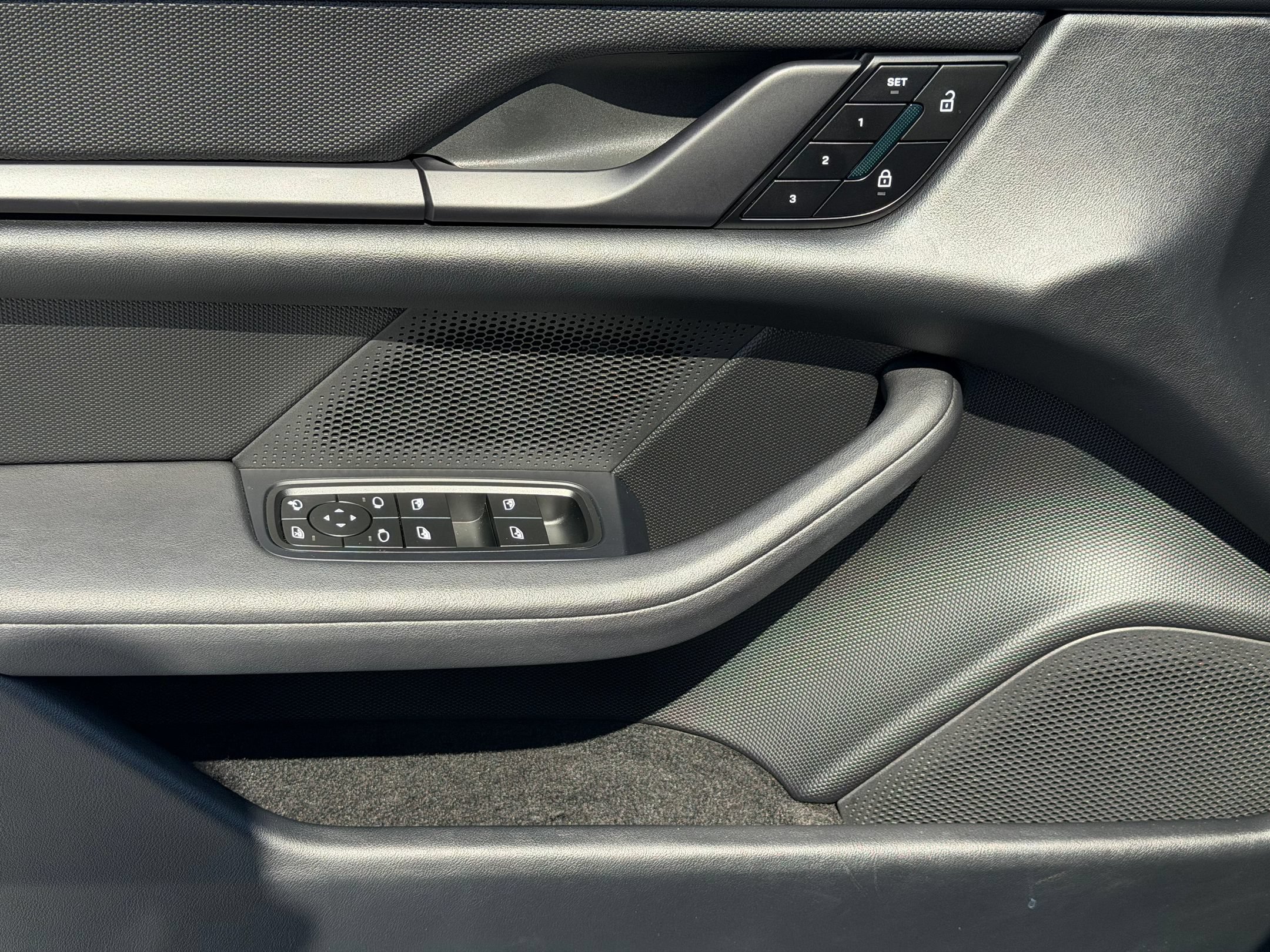 Certified 2024 Porsche Taycan RWD image 27