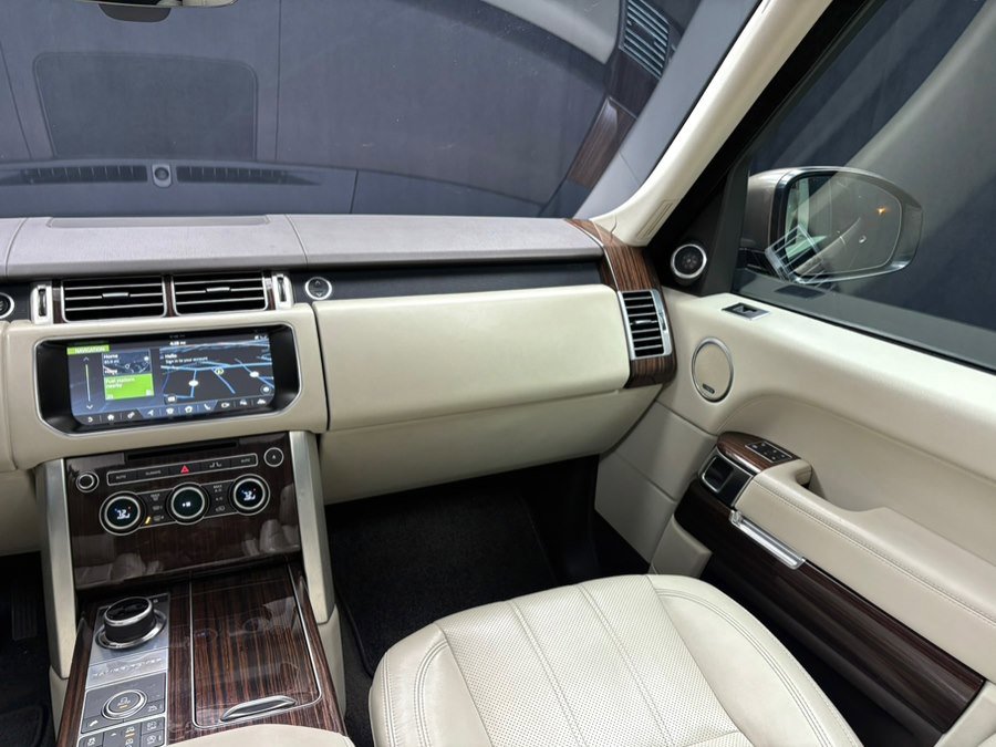 Used 2017 Land Rover Range Rover HSE image 40