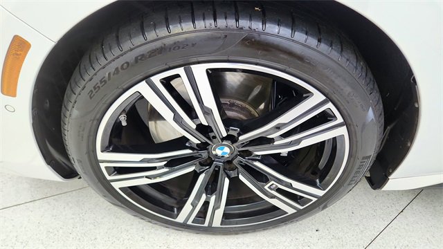 Used 2023 BMW 740i w/ Executive Package image 59