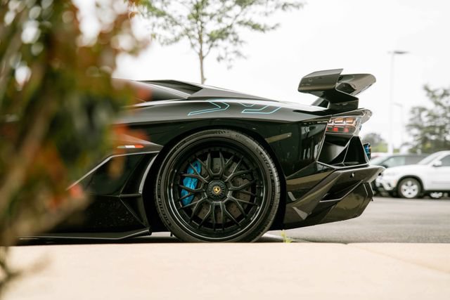 Used 2020 Lamborghini Aventador SVJ AWD/4WD image 34
