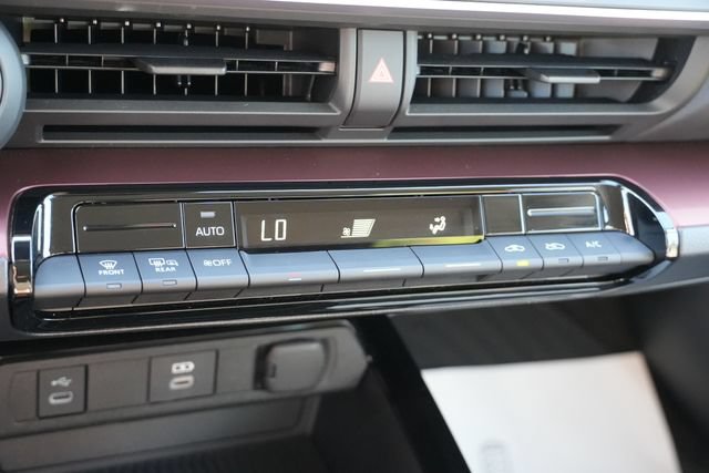 Used 2026 Toyota Prius Plug-In Hybrid FWD image 34