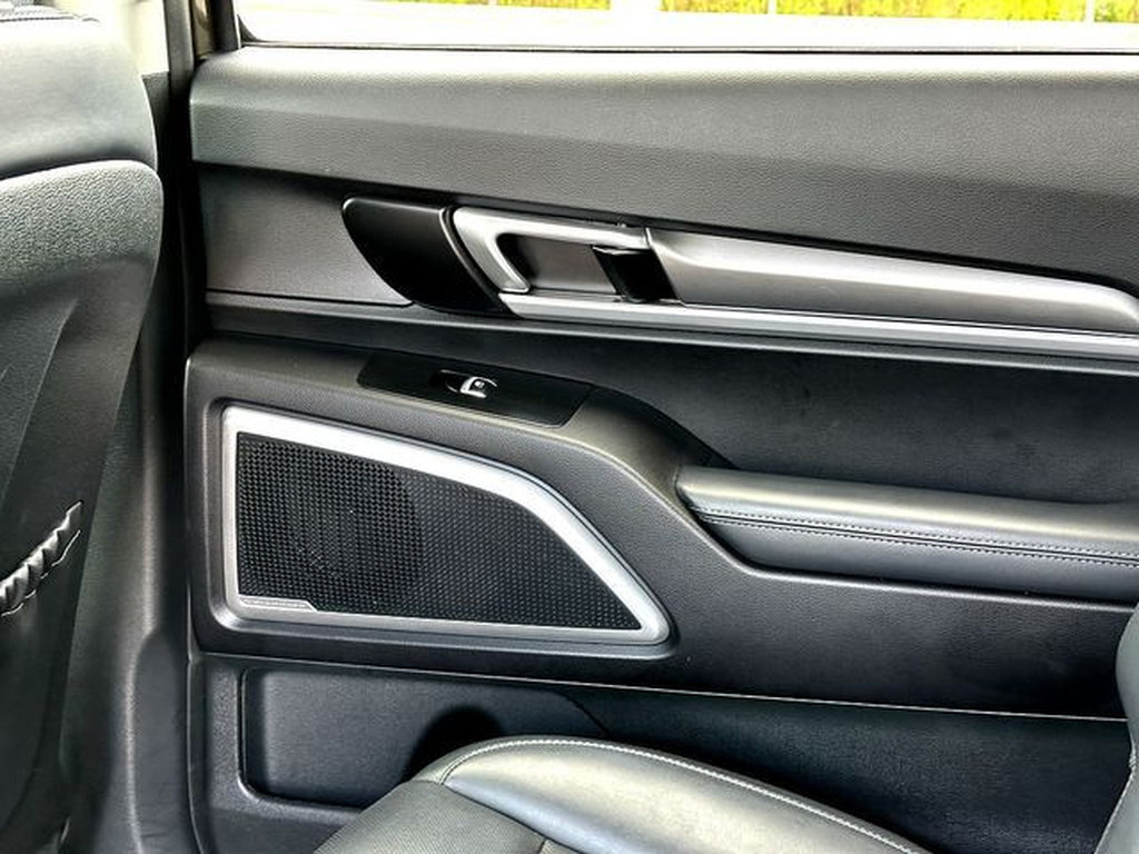 Used 2020 Kia Telluride S FWD image 22
