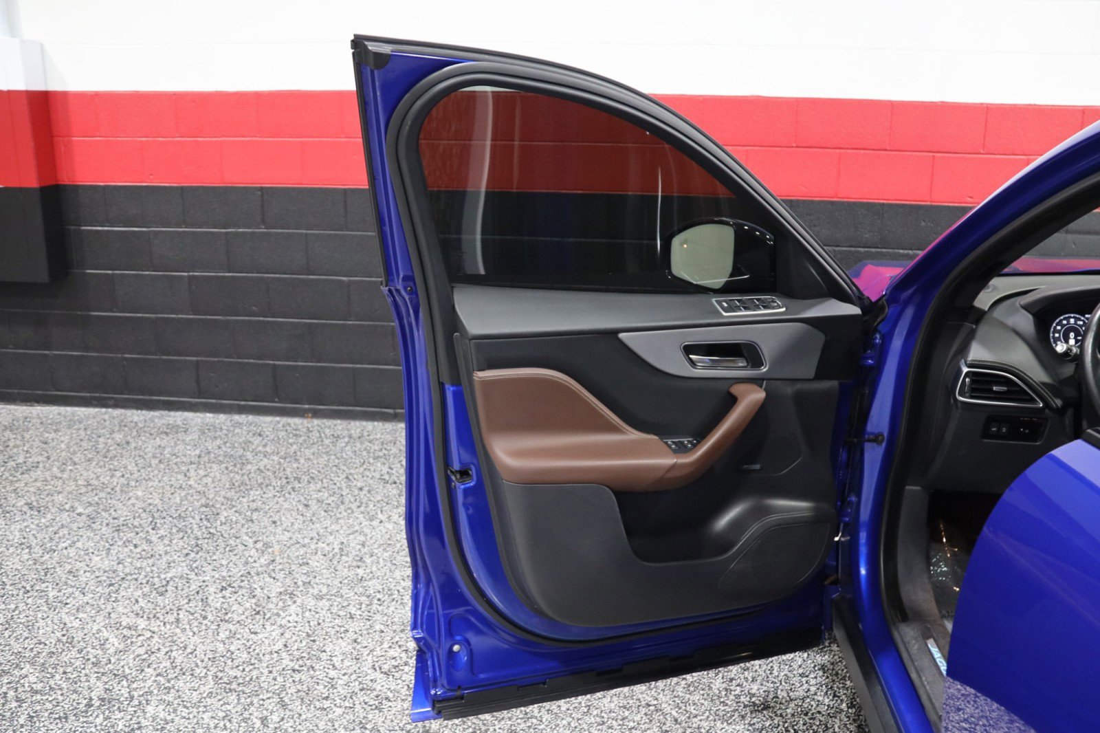 Used 2019 Jaguar F-PACE S image 35