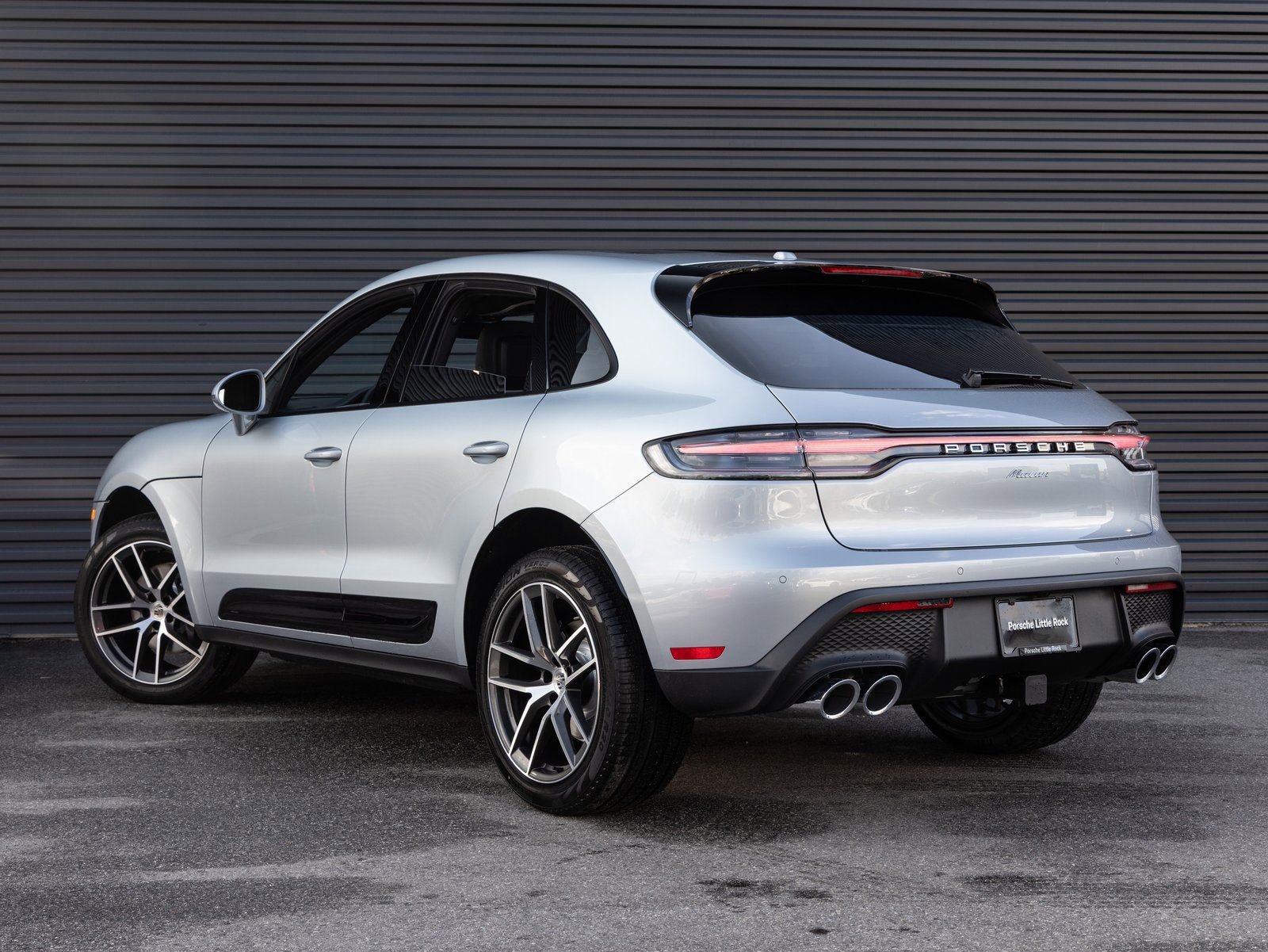 Certified 2026 Porsche Macan AWD/4WD image 3