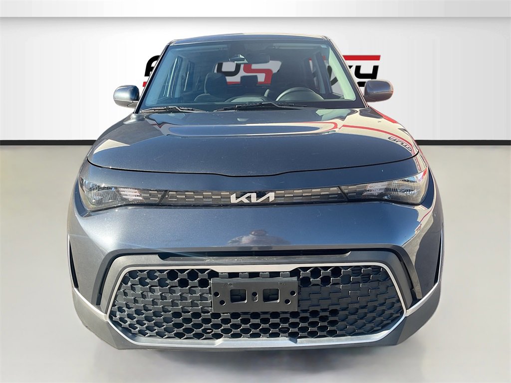 Used 2023 Kia Soul LX image 2