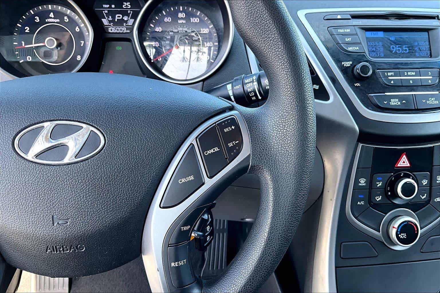 Used 2016 Hyundai Elantra SE FWD image 23
