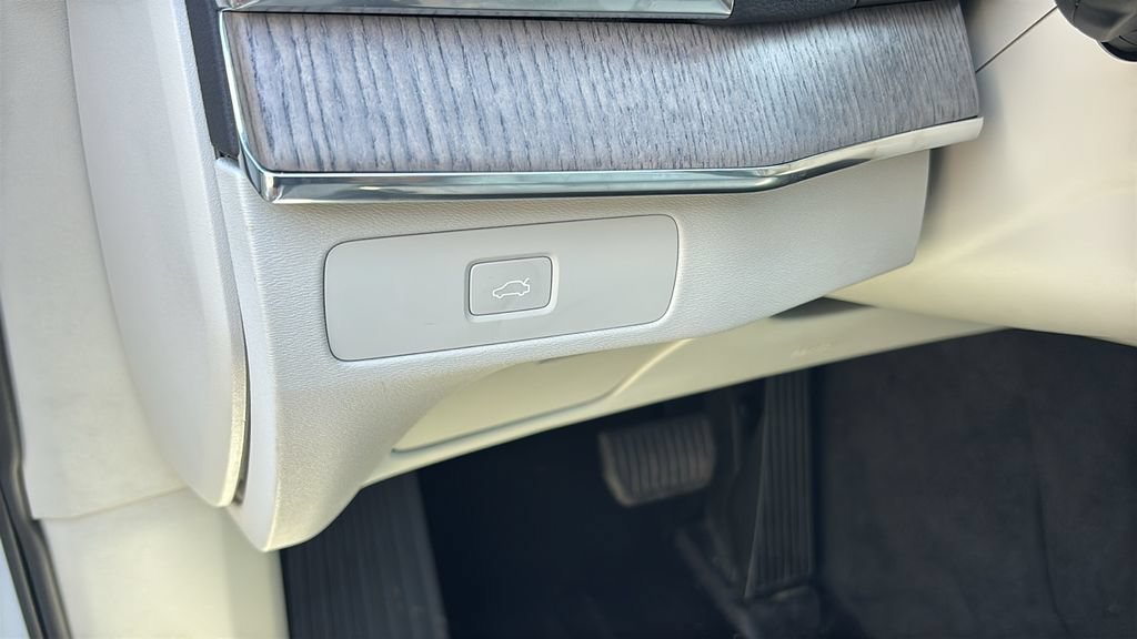 Certified 2023 Volvo XC90 B6 Ultimate AWD/4WD image 14