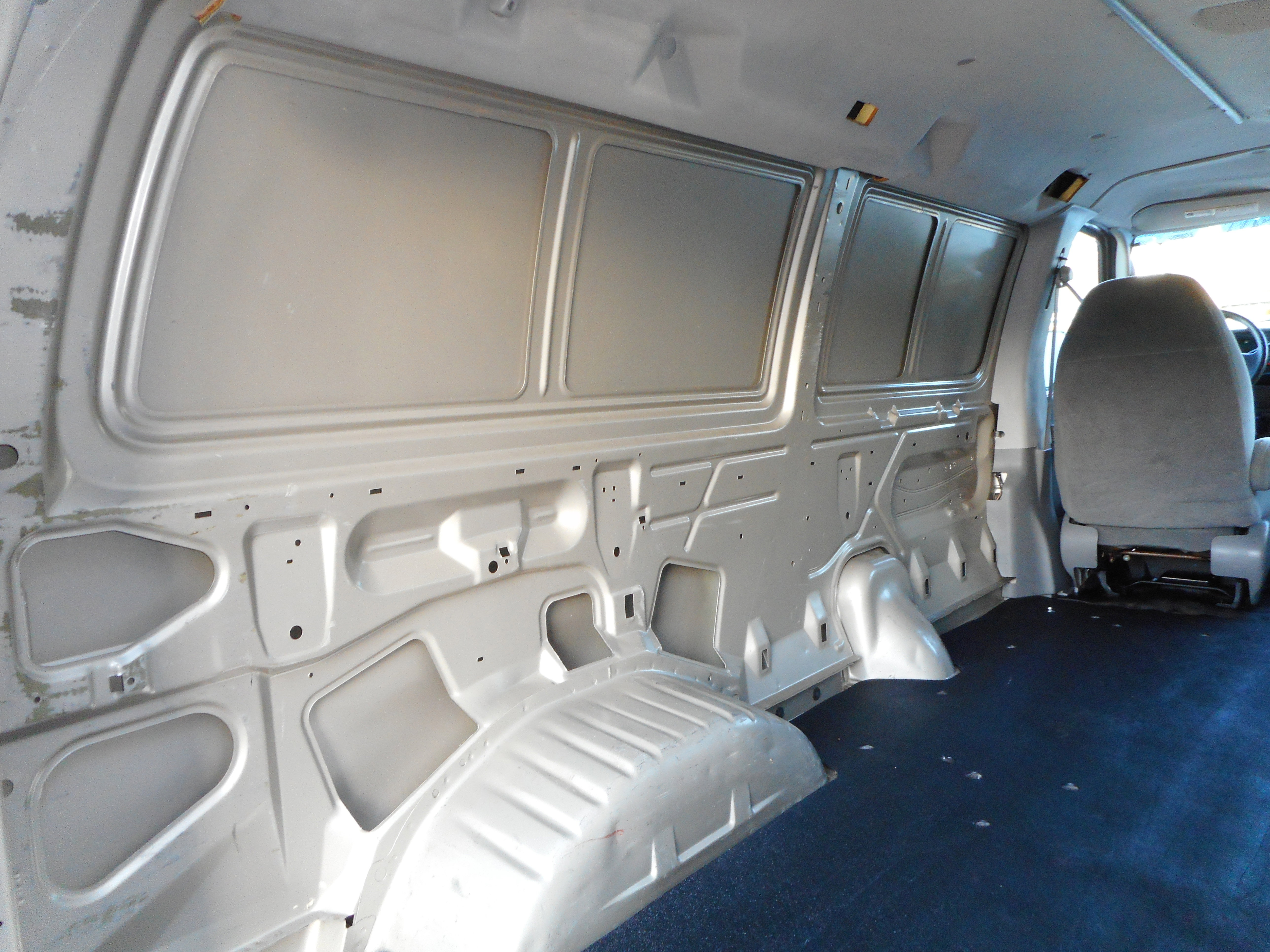 Used 2008 Ford E-250 and Econoline 250 RWD image 17