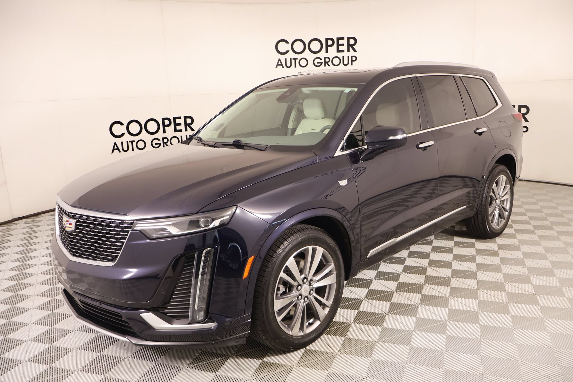 Used 2022 Cadillac XT6 Premium Luxury w/ LPO, Floor Liner Package AWD/4WD image 11