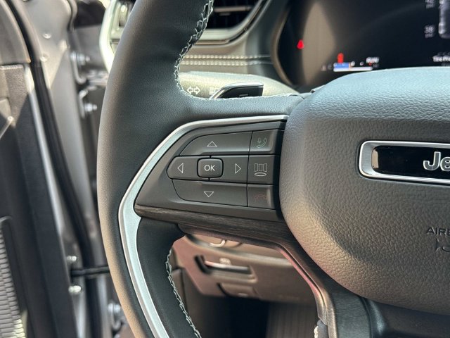 New 2026 Jeep Grand Cherokee Altitude AWD/4WD image 32