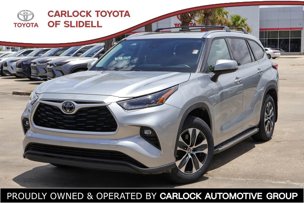 Used 2021 Toyota Highlander XLE FWD video 1