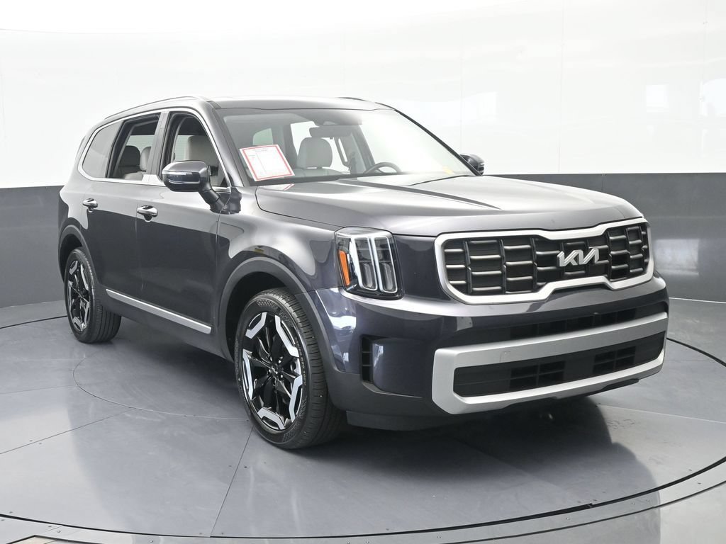 Used 2025 Kia Telluride S FWD image 9