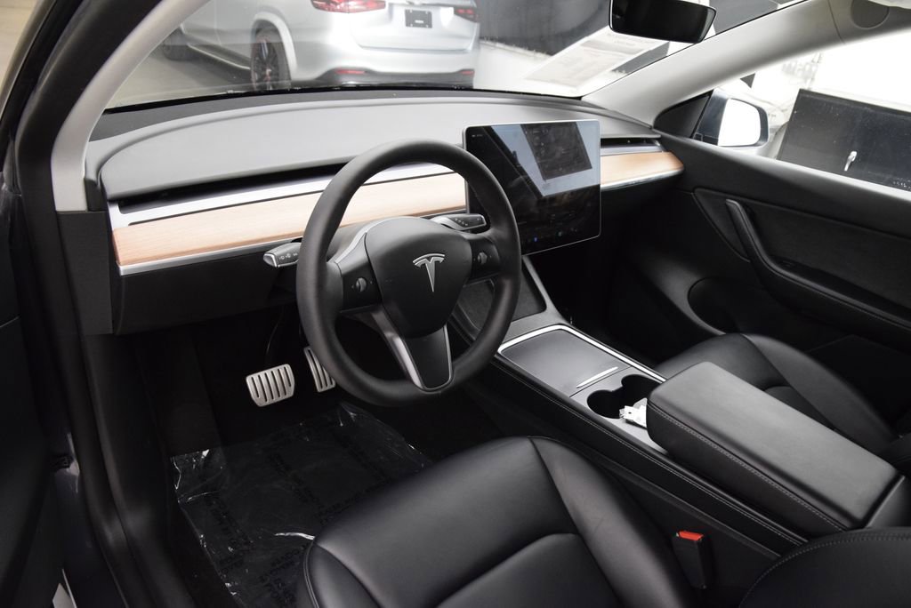 Used 2022 Tesla Model Y Performance image 21