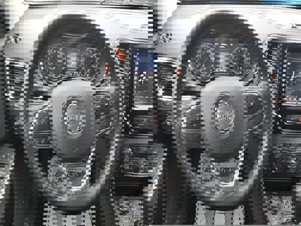 Used 2019 Jeep Cherokee Limited w/ Luxury Group image 18