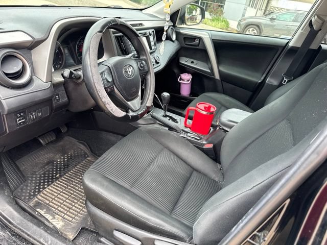 Used 2018 Toyota RAV4 LE w/ All Weather Liner Package AWD/4WD image 28