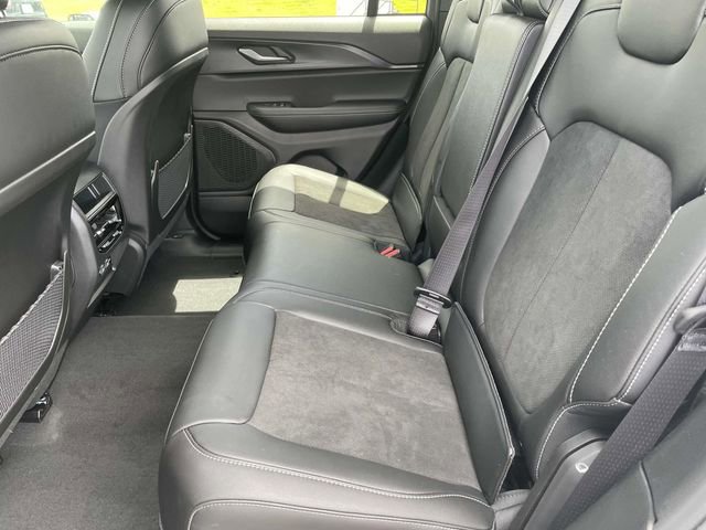 New 2025 Jeep Grand Cherokee Altitude RWD image 11